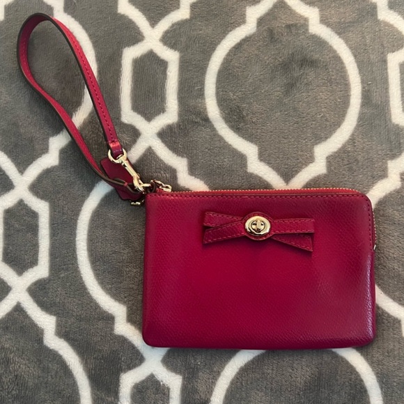 Handbags - Coach Elegant Hot Pink Leather Wristlet